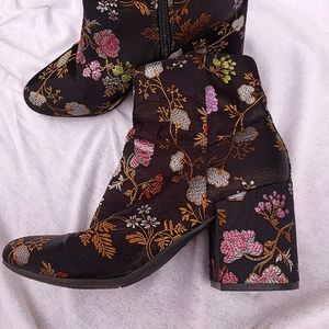 Carlos Santana booties 😍